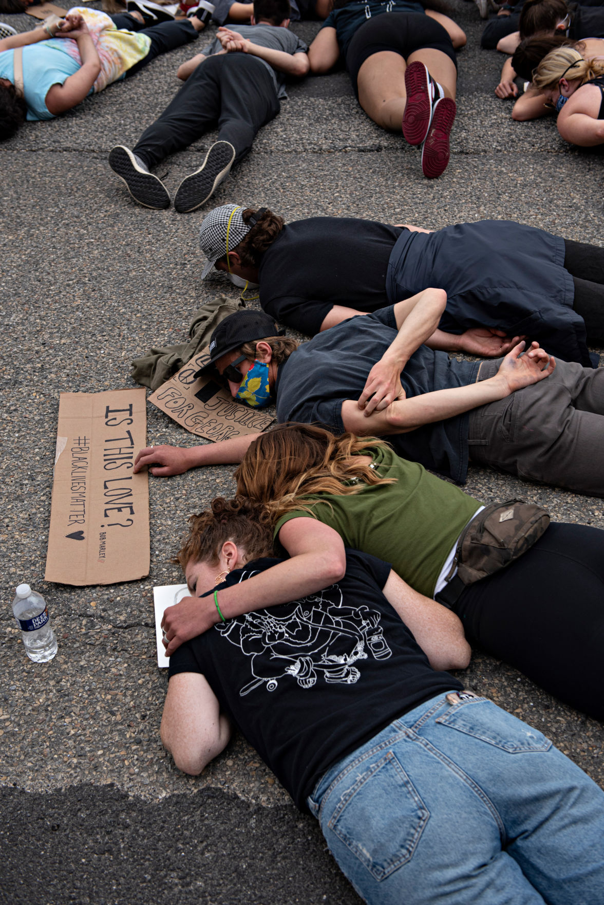 060320_nws_ocprotest